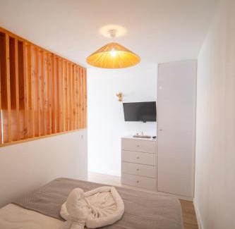 Prazeres Apartment | Wave Shadows Beach House Oceanfront property - Bottom Floor