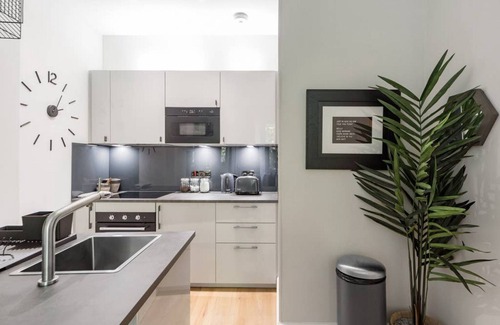 Gifford Apartment | Waverley Park · High-End Apartment in Georgian Building by Holyrood Park