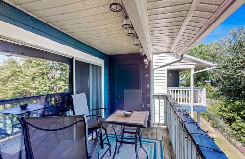 Cornelius Apartment | Waverunner Retreat #306