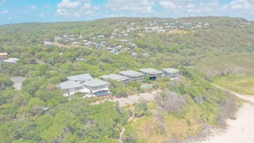 Point Lookout Apartment | Waves 12 - Beachfront & Pool