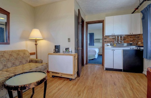 Old Orchard Beach Hotel | Waves Oceanfront Resort