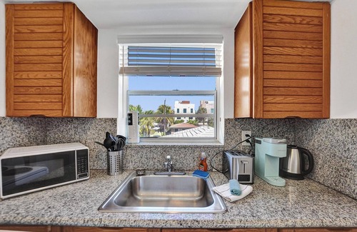 North Beach Apartment | WAVES ON DESOTO