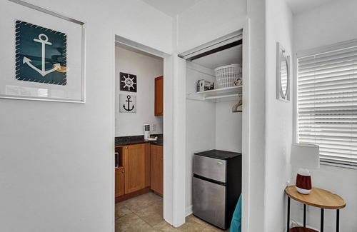 North Beach Apartment | WAVES ON DESOTO
