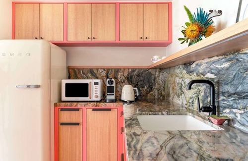 Waikiki Hotel | Wayfinder Waikiki