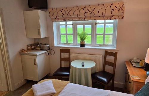 Little Plumstead Bed & Breakfast | Wayside B&B