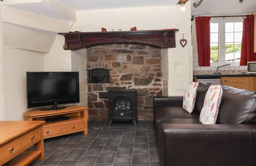 Barnstaple Cottage | WAYTOWN COTTAGE, family friendly, with a garden in Barnstaple