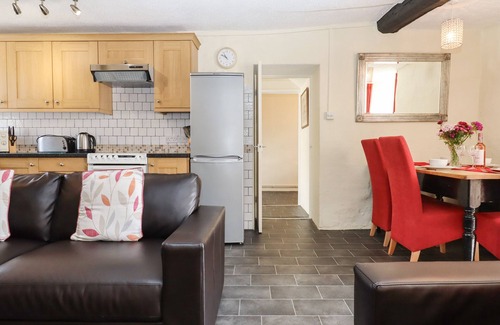 Barnstaple Cottage | WAYTOWN COTTAGE, family friendly, with a garden in Barnstaple