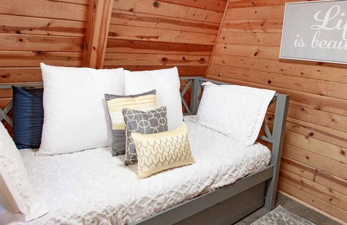 Williams Cabin | We have A/C Book Summer Now! The Cajun Cottage