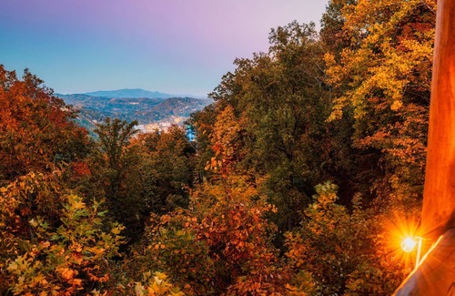 Gatlinburg Cabin | Wedding Venue! Estate w/View | FirePit | Hot Tub