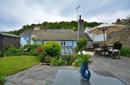 Cawsand House | Wedgewood Cottage, Cawsand