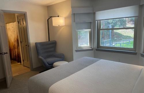 Four O'Clock Apartment | Wedgewood Lodge