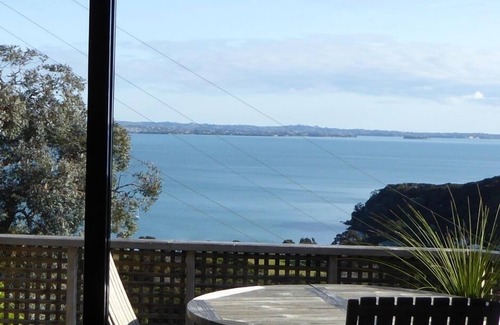 Omiha House | Weekend get away on Waiheke : 3 Nights for the price of 2