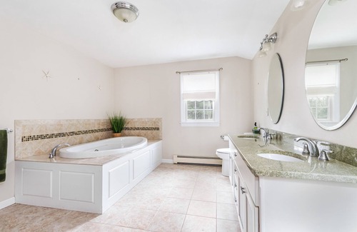 Sandwich House | WEEKEND RENTALS IN JULY AVAILABLE Stunning 5Bd House w/Heated Salt Water Pool with Hot Tub & Outdoor Kitchen Area