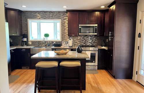 Lents House | *WEEKLY AND MONTHLY DISCOUNTS* Entire Elegant Home For Your Perfect Vacation.n