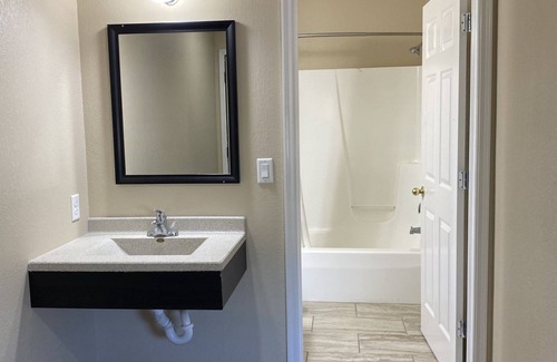 Prescott House | Weekly & Monthly Low Rates