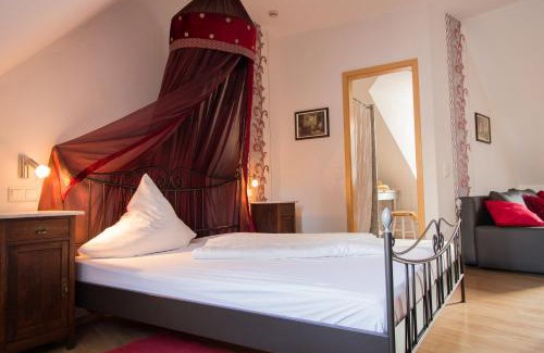 Mainz-Bingen Bed & Breakfast | Weingut Weinstube Weinhotel Wolf