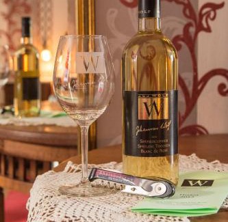 Mainz-Bingen Bed & Breakfast | Weingut Weinstube Weinhotel Wolf