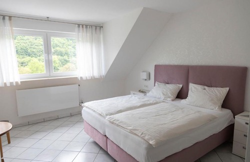 Pommern Hotel | Weinhaus Henerichs