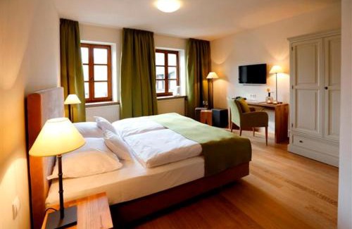 Kallstadt Hotel | Weinkastell Zum Weissen Ross