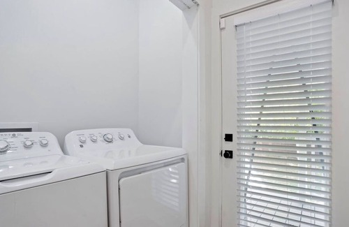 Mechanicsville House | Welcome 2 Windsor- 2 bedroom Ranch
