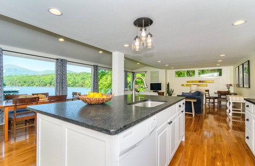 Lake Lure House | ❤️WELCOME BACK TO THE LAKE Lake Lure’s Ultimate Waterfront Vacation Retreat❤️