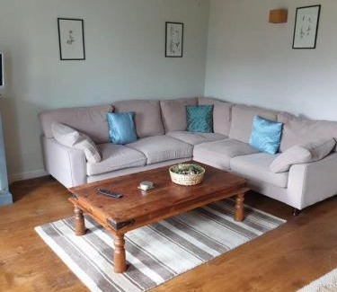 Crynant House | Welcome Cottage