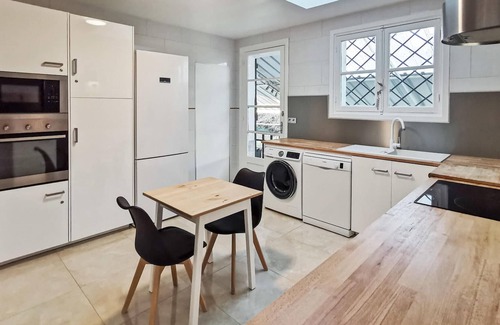 Saint-Martin-de-Seignanx House | Welcome to this stylish and welcoming vacation home with jacuzzi in Saint Martin de Seignanx.