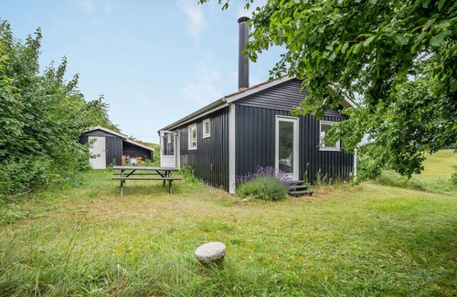 Skødshoved Strand House | Welcome to an idyllic and cozy cottage in a beautiful natural environment.