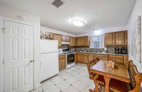 San Jacinto House | Welcome to Beach Lover Island Getaway