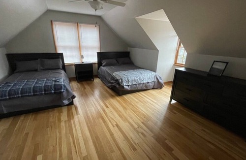 London House | Welcome to Blue Haven- a large, welcoming home professionally managed by Experienced Stays