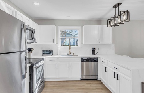 Pittsburgh House | Welcome to Casa Atlanta! This 2-story home sleeps up to 14, perfect for families