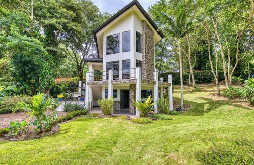 Tronadora Apartment | Welcome to Casa Blanca guest studio at Vistas Del Lago on Lake Arenal