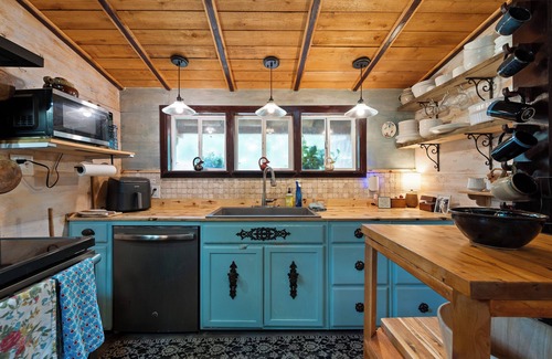 Tishomingo Cottage | Welcome to Enchanted Rock Retreat – Your Soulful Sanctuary!
