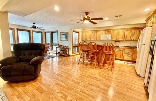 Bronston Condo | Welcome to “Fairway to Heaven” – Your Family Getaway