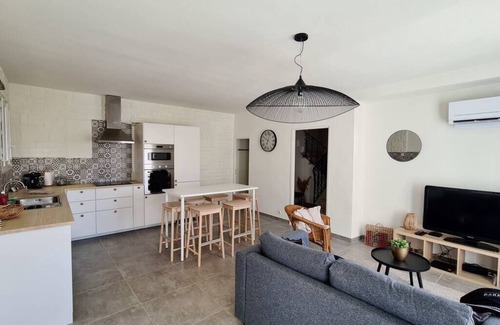 Chateauneuf-du-Pape House | Welcome to Lou Destre! Fully air-conditioned village house for up to 6 people.