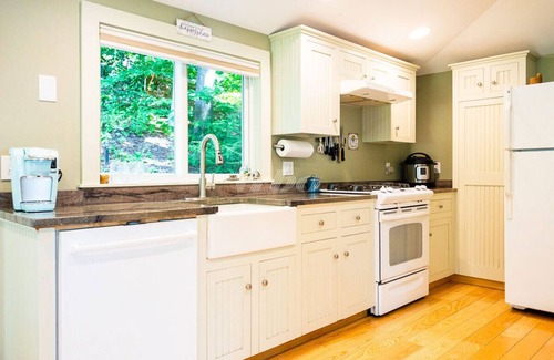 Peaks Island House | Welcome to Happy Place on Peaks Island