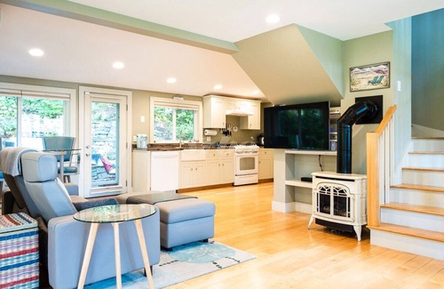 Peaks Island House | Welcome to Happy Place on Peaks Island