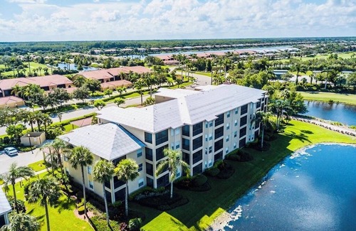 Naples Condo | Welcome to our beautiful top floor condo. We have all the amenities you need!