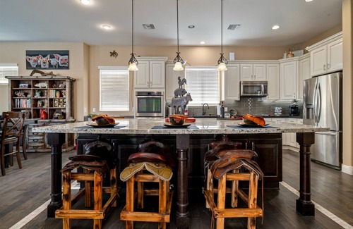 East Mesa House | Welcome to Paradise | 7 Bed, 4 Bath