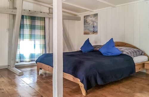 Behnkendorf House | Welcome to the apartment Storchennest with a beautiful view of the countryside!