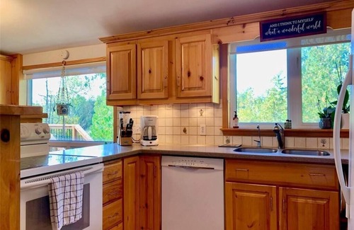 Northern Bruce Peninsula Cottage | Welcome to The Dorcus Bay Retreat! Discover Tobermory at its finest.n