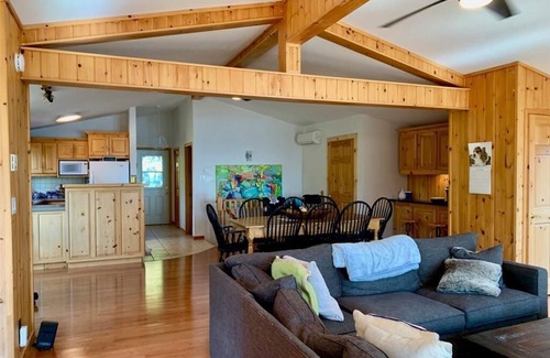 Northern Bruce Peninsula Cottage | Welcome to The Dorcus Bay Retreat! Discover Tobermory at its finest.n