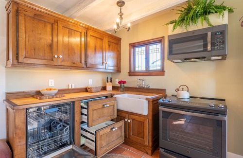 Seaside House | Welcome to The Seaside Cottage, a custom home on the Monterey Peninsula.