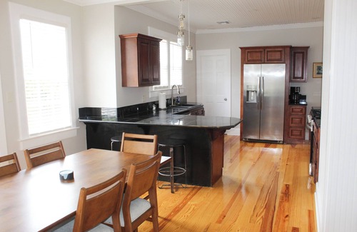 Gulfport Cottage | Welcome to The Shrimp Shack!
