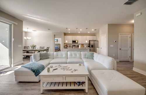 Jacarandas House | Welcome to Villa Liliana,Modern new private House,Heated Pool,WI-FI,Smart TV