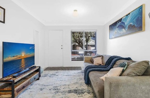 Bracken Ridge House | Welcome to your home away from home in Bracken Ridge!