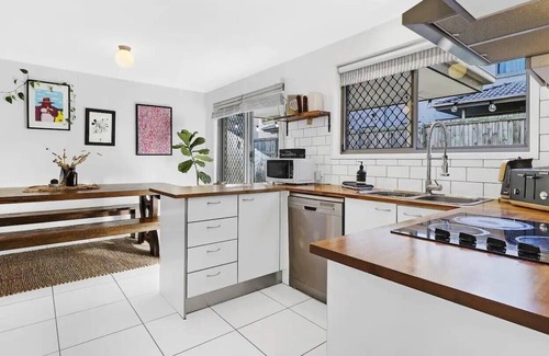 Bracken Ridge House | Welcome to your home away from home in Bracken Ridge!
