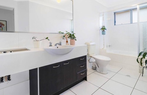 Bracken Ridge House | Welcome to your home away from home in Bracken Ridge!