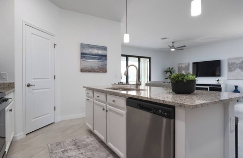 River Hall House | Welcome to your home away from home in Fort Myers, Florida!
