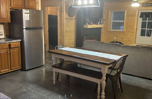 Lindseyville House | Welcome to your weekend getaway at Nolin River lake!